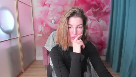 EmilyWalkers online show from 01-27-25, 08:07