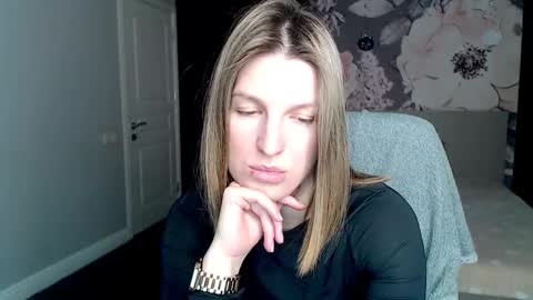 EmilyWalkers online show from 02-12-25, 07:44