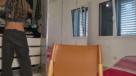 Emily ----  online show from 02-05-26, 09:25