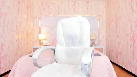 Emily  2200 - 600GMT-5 online show from 02-20-26, 09:04