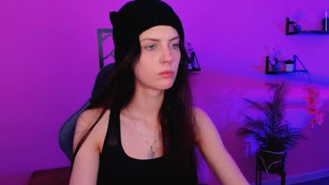 Snapshot of emilywiled chatting on 01-27-25, 11:32 Emily online show from 01-27-25, 11:32