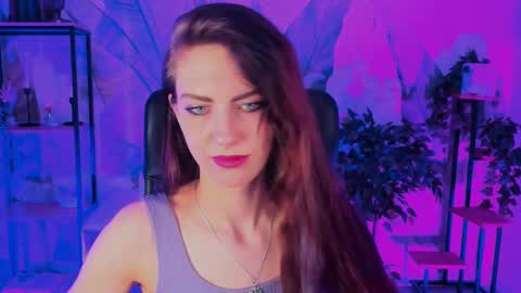 Snapshot of emilywiled chatting on 02-09-25, 12:08 Emily online show from 02-09-25, 12:08