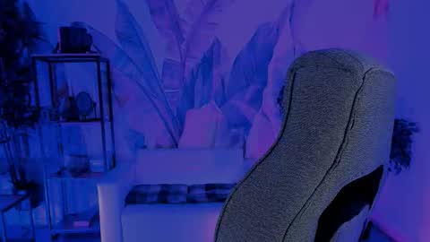 Snapshot of emilywiled chatting on 10-11-25, 08:46 Emily online show from 10-11-25, 08:46