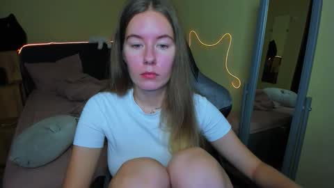 Emily online show from 11-20-25, 04:51