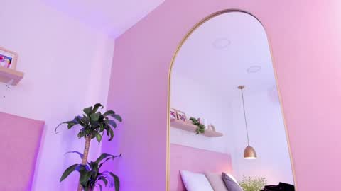 Emily Bank online show from 12-15-24, 02:30