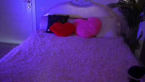 Snapshot of emilyyboo chatting on 07-29-26, 03:32 Emily online show from 07-29-26, 03:32