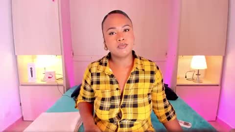 Snapshot of emilyystuart chatting on 01-07-25, 03:57 Emily online show from 01-07-25, 03:57