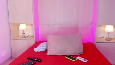 Snapshot of emilyystuart chatting on 06-09-26, 03:29 Emily online show from 06-09-26, 03:29