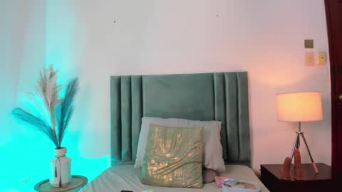 Emilyy Watson online show from 02-03-25, 11:42