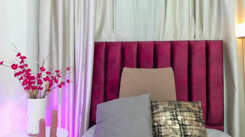 Emilyy Watson online show from 02-06-25, 11:43