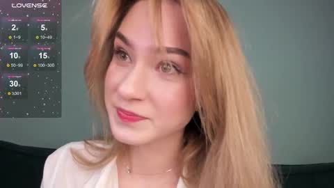 Snapshot of eminemswife chatting on 12-14-24, 01:50 Nadya online show from 12-14-24, 01:50