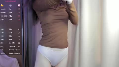 Snapshot of eminemswife chatting on 03-07-25, 08:34 Nadya online show from 03-07-25, 08:34