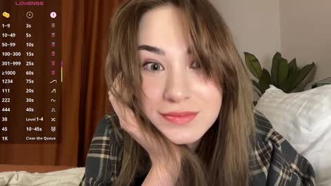 Snapshot of eminemswife chatting on 09-16-25, 10:44 Nadya online show from 09-16-25, 10:44