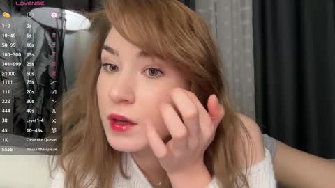 Snapshot of eminemswife chatting on 10-29-25, 09:16 Nadya online show from 10-29-25, 09:16