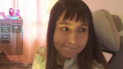 Snapshot of emitaa17228 chatting on 01-10-26, 07:37 emma online show from 01-10-26, 07:37