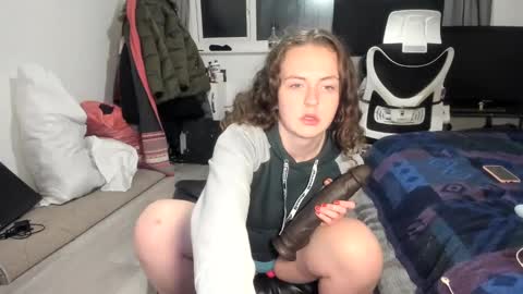 emliyjamesmjb online show from 01-11-25, 05:40