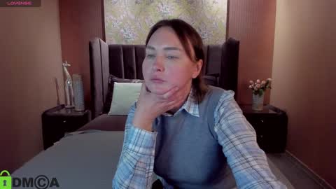 Snapshot of emm_quince chatting on 12-26-24, 12:16 Emm online show from 12-26-24, 12:16