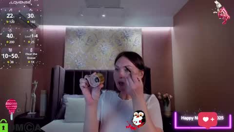 Snapshot of emm_quince chatting on 03-09-25, 07:26 Emm online show from 03-09-25, 07:26