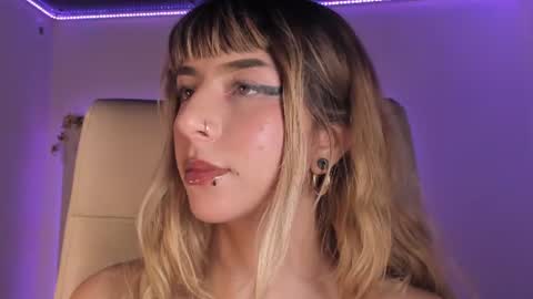 emma__js_ online show from 07-29-26, 03:26