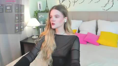 Snapshot of emma__peach chatting on 05-09-26, 09:03 emma__peach online show from 05-09-26, 09:03