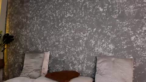 Snapshot of emma__summers chatting on 06-11-26, 05:44 Emma online show from 06-11-26, 05:44