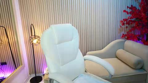 emma__walkerr_ online show from 09-30-25, 07:41