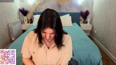 Emma online show from 04-18-26, 01:09