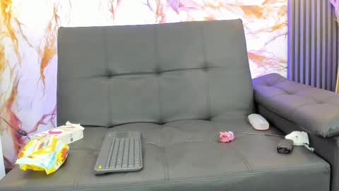 Snapshot of emma_angel_04 chatting on 05-12-26, 02:25 emma_angel_04 online show from 05-12-26, 02:25