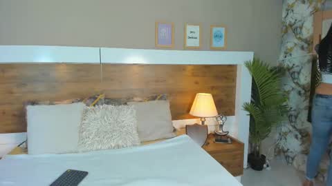 Snapshot of emma_bakker_ chatting on 03-05-25, 12:00 Emma online show from 03-05-25, 12:00