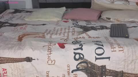 Snapshot of emma_blake__ chatting on 12-19-25, 04:52 Emma online show from 12-19-25, 04:52