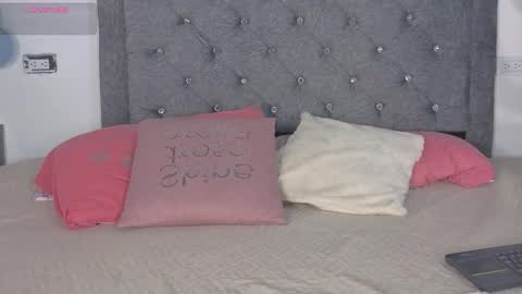 Snapshot of emma_blake__ chatting on 12-22-25, 02:08 Emma online show from 12-22-25, 02:08