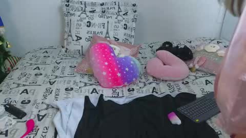 Emma Blue  modelo independiente online show from 12-27-24, 01:00