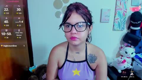 Snapshot of emma_boo_ chatting on 11-11-25, 01:33 emma_boo_ online show from 11-11-25, 01:33