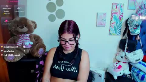 emma_boo_ online show from 12-22-25, 04:04