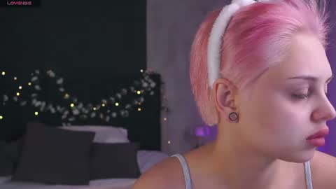 Emma online show from 07-14-26, 01:19