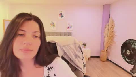 Emma online show from 07-20-26, 12:18