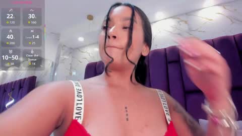 Snapshot of emma_carterr1 chatting on 05-16-26, 07:34 pau online show from 05-16-26, 07:34