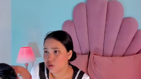 Snapshot of emma_clarke_ chatting on 10-30-25, 04:03 emma online show from 10-30-25, 04:03