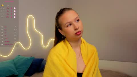 Snapshot of emma_clon chatting on 05-16-26, 02:19 Emma online show from 05-16-26, 02:19