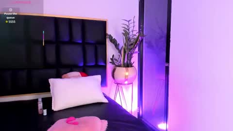 Emma online show from 03-22-26, 02:48