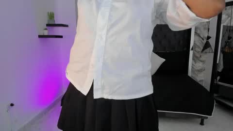 Emma online show from 04-27-26, 08:07