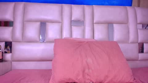 Emma online show from 09-09-25, 03:06