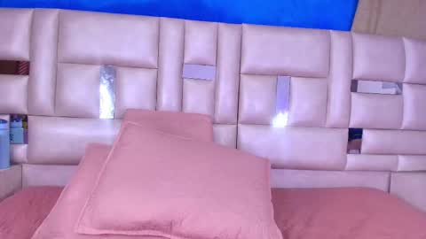 Emma online show from 09-25-25, 03:10