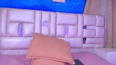 Emma online show from 09-26-25, 03:21