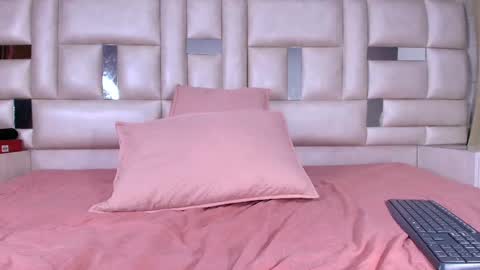 Emma online show from 10-01-25, 03:01