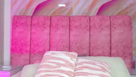 Emma online show from 02-20-26, 03:25