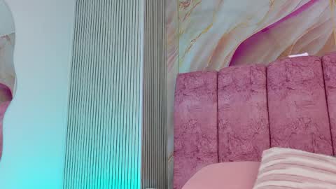 Emma online show from 04-28-26, 03:11