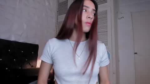 Snapshot of emma_dl2 chatting on 03-03-25, 05:39 emma_dl2 online show from 03-03-25, 05:39