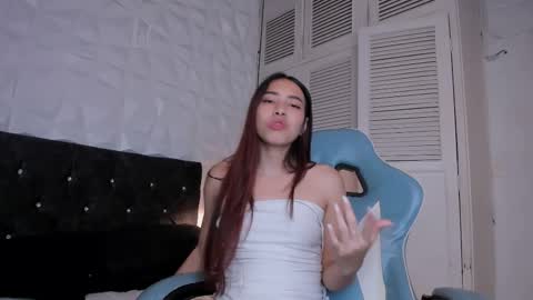 Snapshot of emma_dl2 chatting on 03-09-25, 08:31 emma_dl2 online show from 03-09-25, 08:31