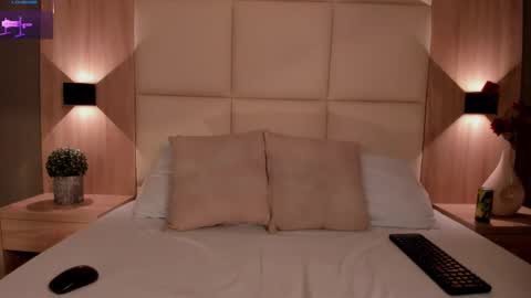 E M M A online show from 11-15-25, 03:04